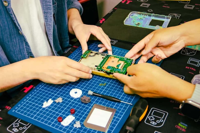 Tokyo: Gameboy Mod Workshop at Akihabara - Why this Akihabara workshop feels different