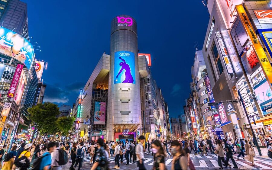 Tokyo: Go Daikoku PA Fast & Furious 3 Sports Car Meetup - A van tour or a sports-car ride?