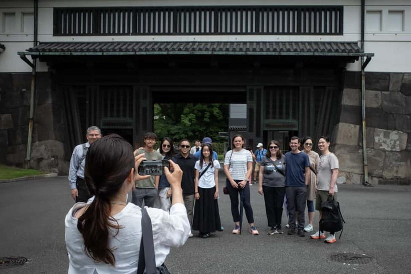 Tokyo: Imperial Palace East Gardens Walking Tour - Why the East Gardens make a good Tokyo history stop