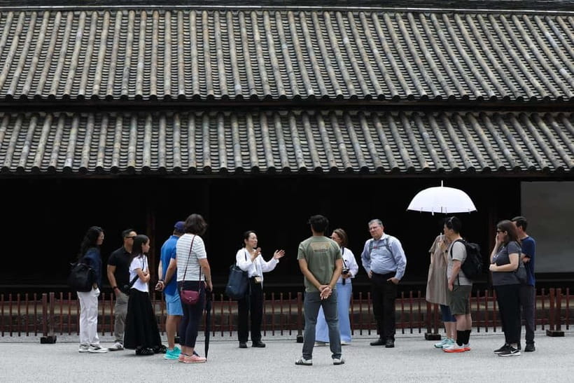 Tokyo: Imperial Palace East Gardens Walking Tour - Honmaru: reading the castle through its remains