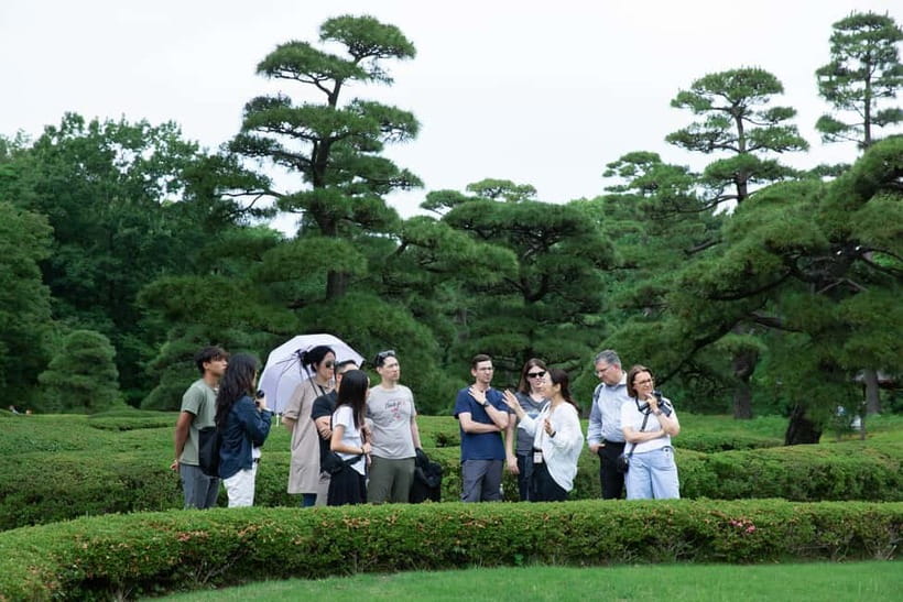 Tokyo: Imperial Palace East Gardens Walking Tour - Stone walls, guard houses, and defensive details