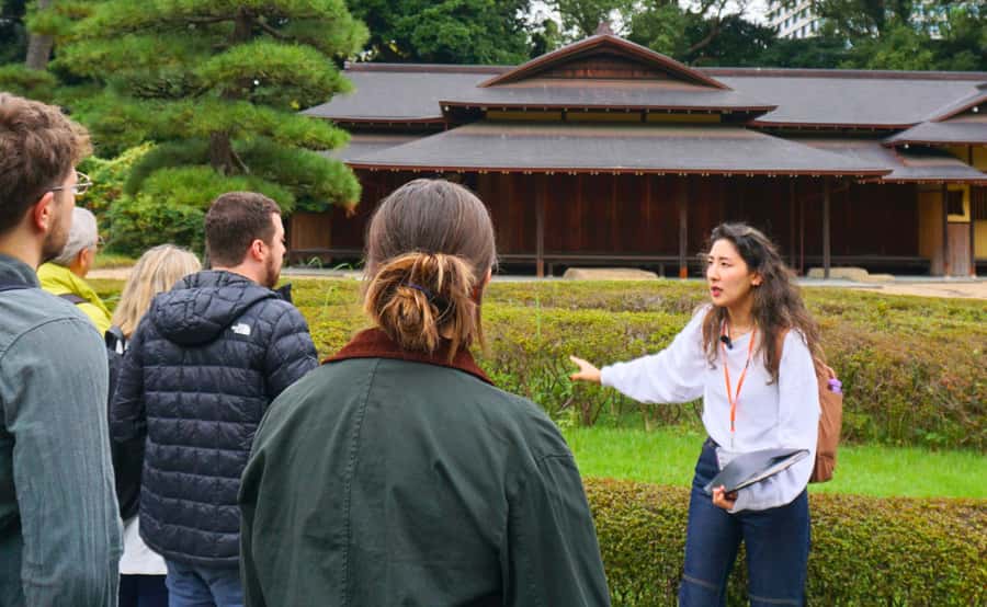 Tokyo: Imperial Palace Japanese History Walking Tour - Key things to know before you book