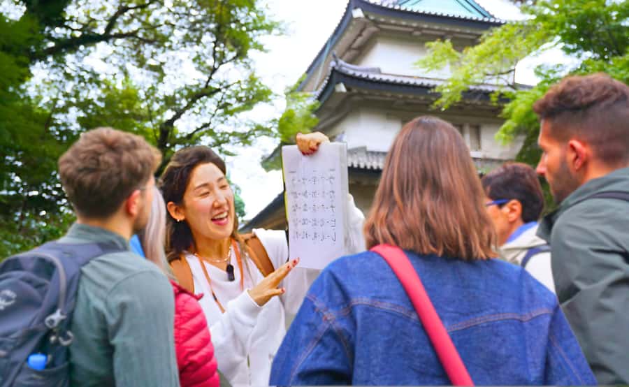 Tokyo: Imperial Palace Japanese History Walking Tour - Why the Imperial Palace makes a good first Tokyo history stop