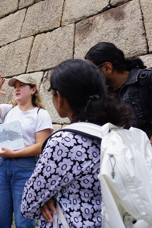 Tokyo: Imperial Palace Japanese History Walking Tour - What the $32 price really buys