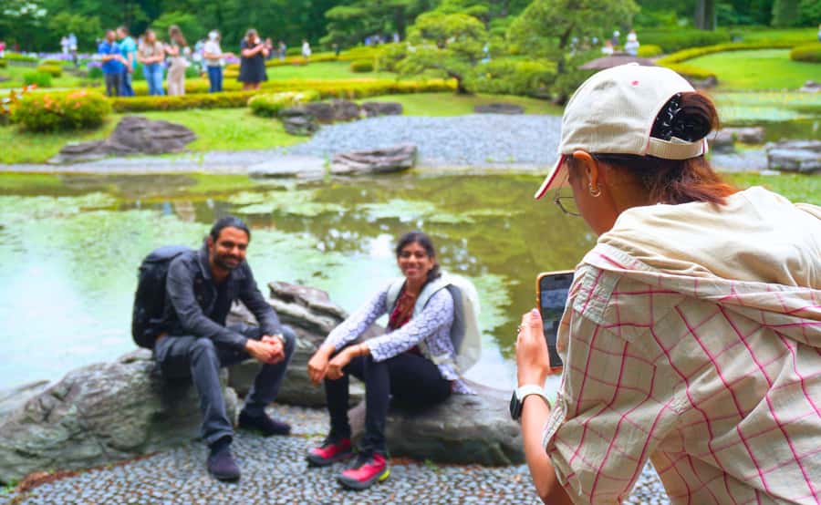 Tokyo: Imperial Palace, the history of Japan (ENGLISH GUIDE) - Weather, footwear, and practical comfort