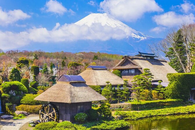 Tokyo: Instagram-Worthy Mt Fuji & Lake Kawaguchiko Day Trip - Lake Kawaguchi, Oishi Park, and the Seasonal Swap