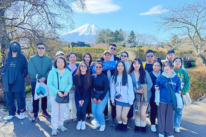 Tokyo: Instagram-Worthy Mt Fuji & Lake Kawaguchiko Day Trip - Climbing to Chureito Pagoda at Arakurayama Sengen Park