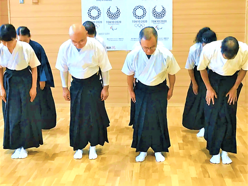 Tokyo: Japanese Archery (Kyudo) Experience - Learning the shooting motion step by step