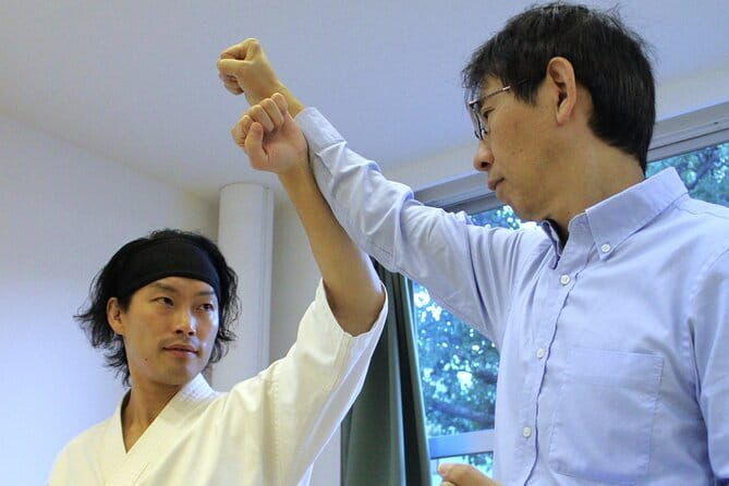 Tokyo: Karate Experience with Former All-Japan Champion - Meeting Ryo in Tokyo