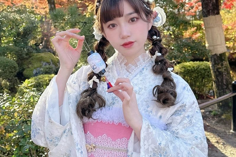 Tokyo Kimono, Furisode, and Yukata Rental Experience | Exquisite Hairstyling & Japanese Makeup & Photo Shoot (Ookini Asakusa Kaminarimon) - Walking From the Shop to Senso-ji