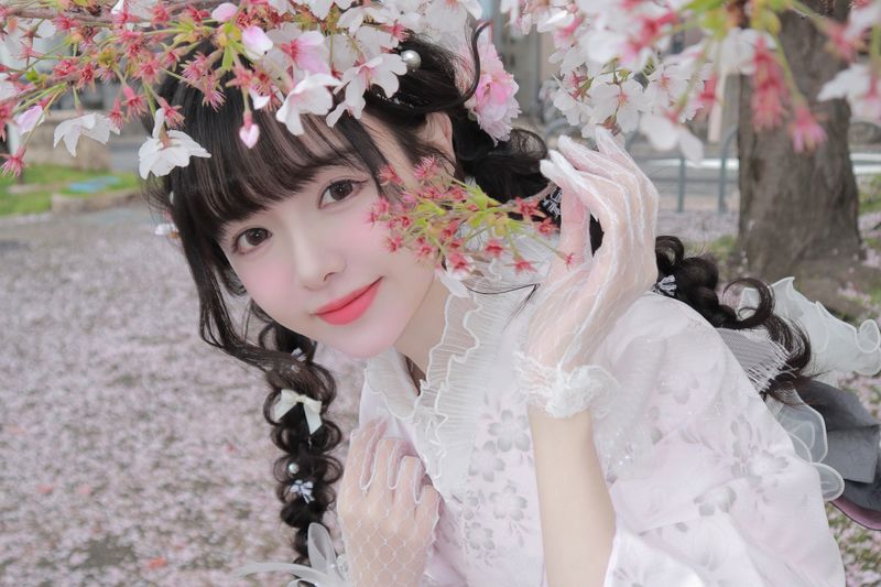 Tokyo Kimono, Furisode, and Yukata Rental Experience | Exquisite Hairstyling & Japanese Makeup & Photo Shoot (Ookini Asakusa Kaminarimon) - Photography: A Separate Extra With a Useful Location