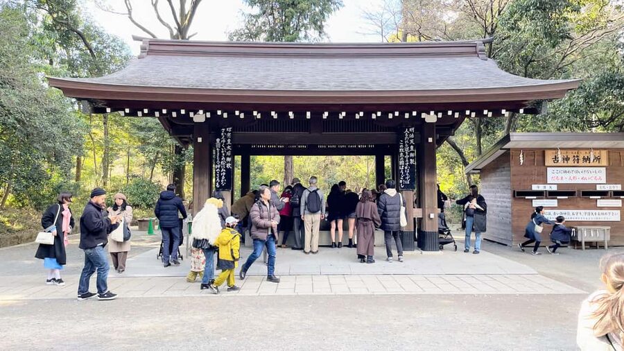 Tokyo: Meiji Jingu, Harajuku, Shibuya, and Shijuku Tour - Takeshita Street: Harajuku’s loudest half hour