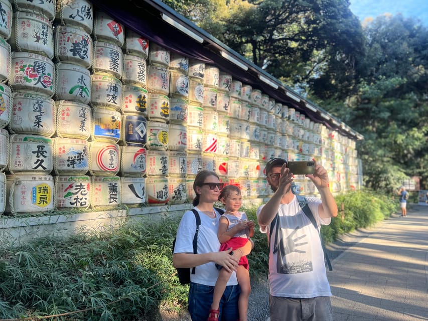Tokyo: Meiji Jingu Shrine and Shinto Culture Walking Tour - What the guides add to the experience