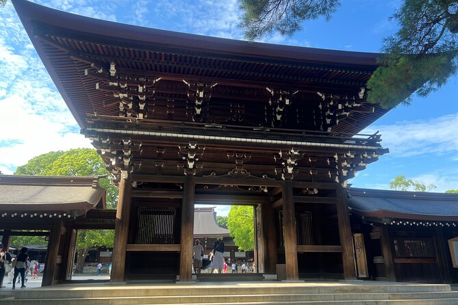 Tokyo: Meiji Shrine and Shinto Culture Walking Tour - The shrine dedicated to Emperor Meiji and Empress Shoken
