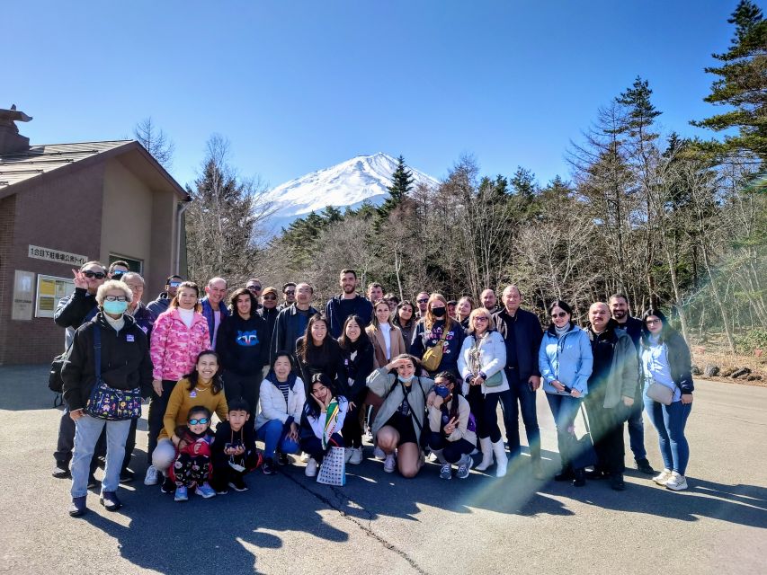 Tokyo: Mt. Fuji 5th Station & Hakone Cruise 1-Day Bus Tour - Cruising Lake Ashi toward the floating torii
