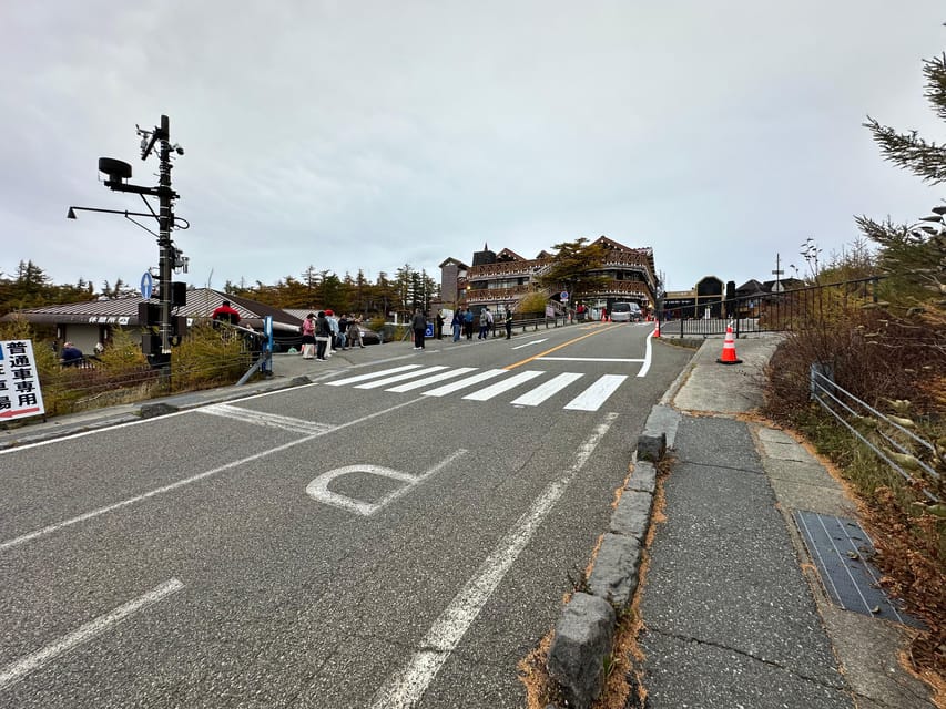 Tokyo:Mt Fuji & Hakone Day Tour with English Speaking Driver - Oshino Hakkai and the small-town Fuji view
