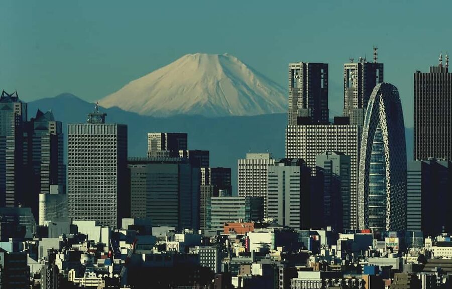 Tokyo: Mt. Fuji & Lake Kawaguchi Private Tour with Transfer - Lake Kawaguchi, Oishi Park, and optional time on the water