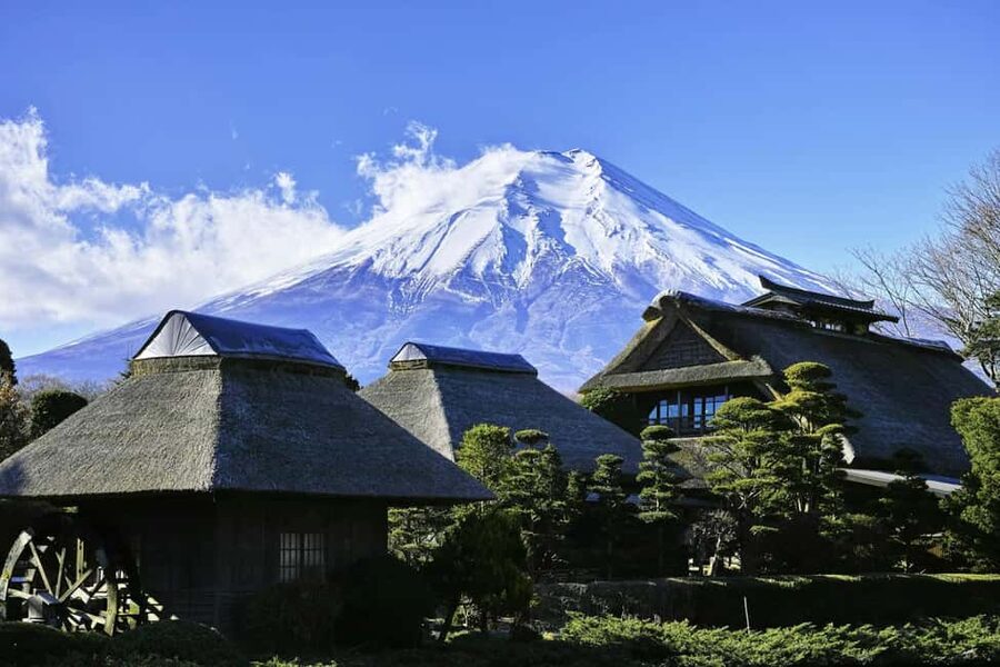 Tokyo: Mt. Fuji & Lake Kawaguchi Private Tour with Transfer - Two Sengen shrines and the spiritual Fuji