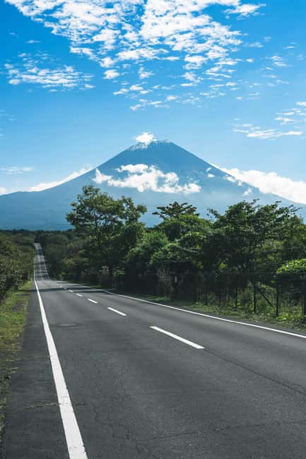 Tokyo: Mt. Fuji & Lake Kawaguchi Private Tour with Transfer - Saiko Iyashi-no-Sato Nenba: a traditional village pause