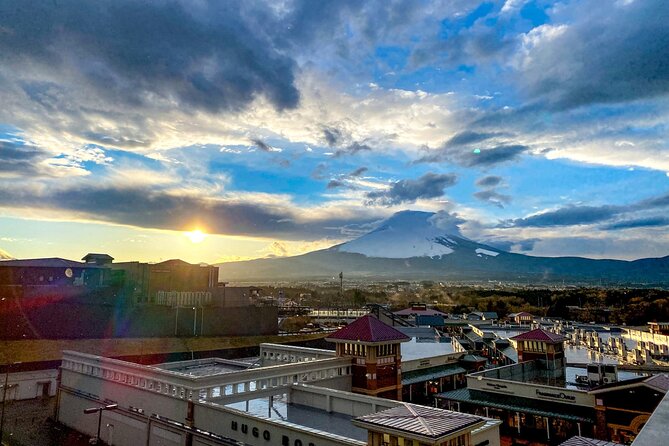 Tokyo: Mt. Fuji, Oshino Hakkai and Gotemba Outlets 1-Day Bus Tour - Oshino Hakkai and its eight clear spring ponds