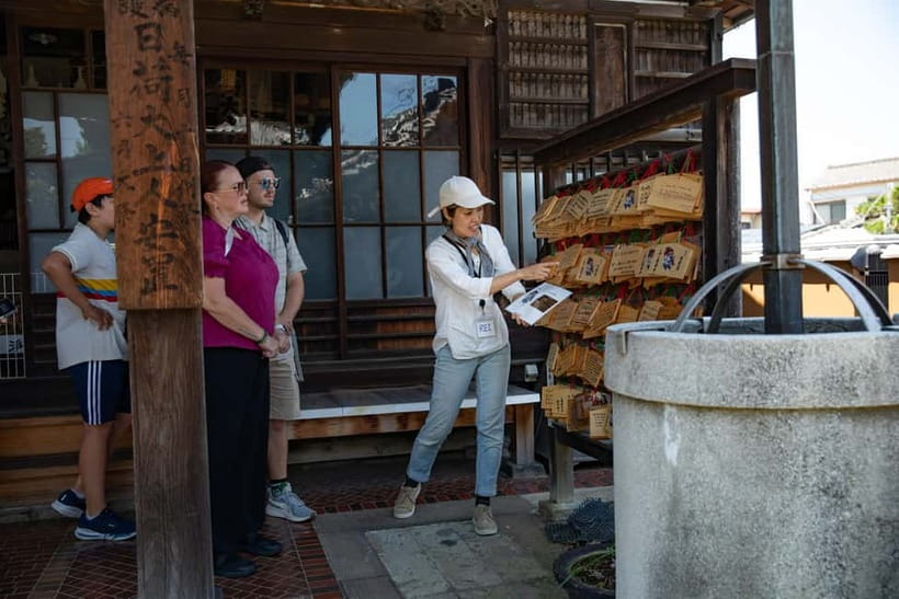 Tokyo: Old Quarter Yanaka Walking Tour - Small shops, artisans, and the Yoshidaya stop