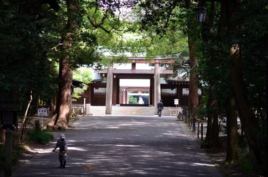 Tokyo: Personalized Private 6-Hour Tour - Fukagawa Fudo-do: a quieter religious stop