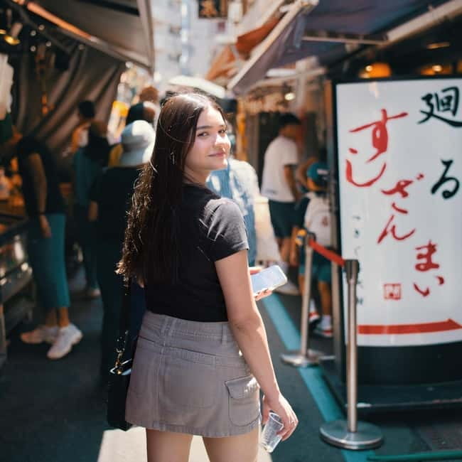 Tokyo: Private photo shoot - A one-hour route through Tokyo streets
