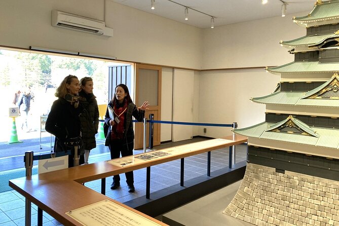 Tokyo Private Tour! Edo Castle & Imperial Palace East Gardens - Heat, sun, and seasonal timing