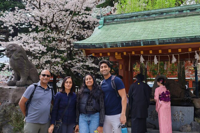Tokyo Private Tour with Customized Itinerary - Ueno for one hour: museums and open space