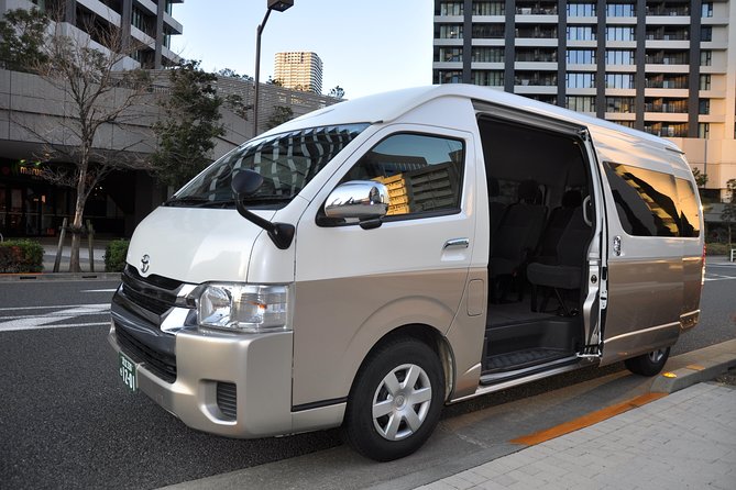 Tokyo private transfer to Haneda Airport (HND) - Price, group size, and overall value