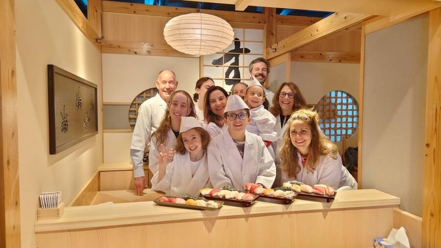 Tokyo Professional Sushi Chef Experience - A Meal With Wakame Udon and a Drink