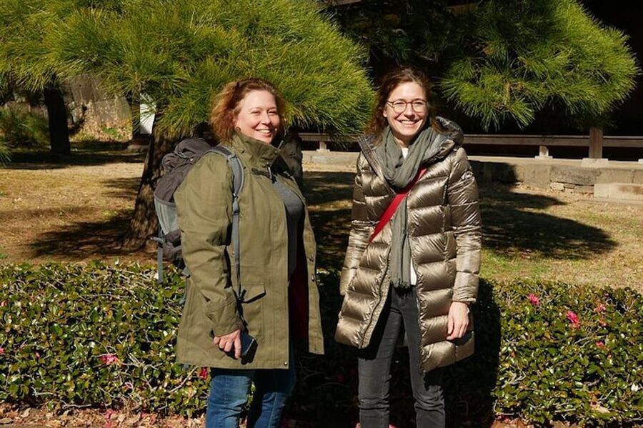 Tokyo: Pvt. Tour - Edo Castle & Imperial Palace East Gardens - Finding the guide without stress