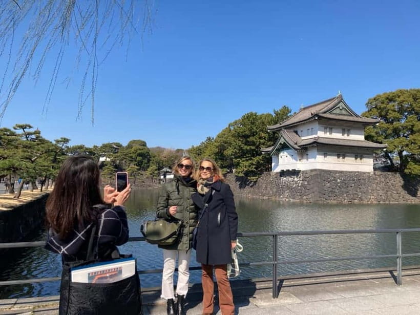 Tokyo: Pvt. Tour - Edo Castle & Imperial Palace East Gardens - Who will enjoy this most?