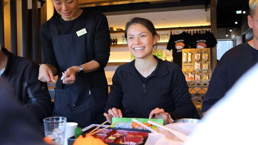 Tokyo: Roll and Authentic Sushi Making Class in Asakusa - Making nigiri and learning why hand shape matters