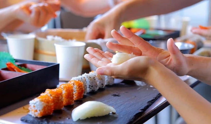 Tokyo: Roll and Authentic Sushi Making Class in Asakusa - Who should book this experience?