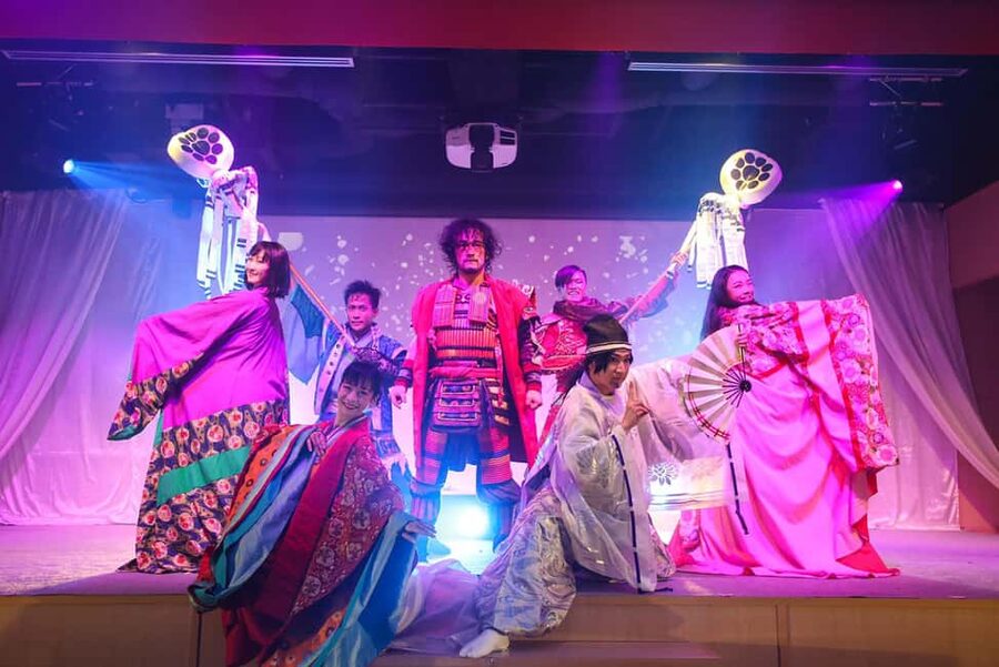 Tokyo: Samurai Entertainment Night Show in Kanda Shrine - The 7:00 to 8:15 PM dinner and drinks period