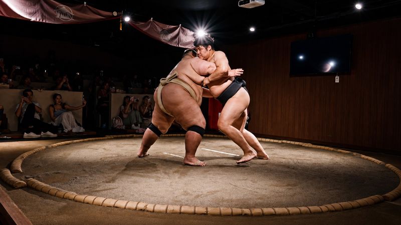 Tokyo: Shibuya Sumo Show with Drink and Photo - Timing, price, and practical planning