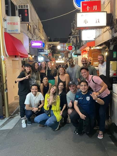 Tokyo: Shinjuku Bar and Izakaya Hopping Tour - What the guides add to the night