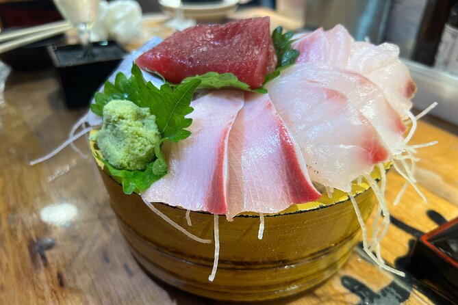 Tokyo: Shinjuku Food Tour (13 Dishes at 4 Local Eateries) - The guides shape the evening