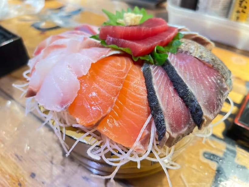 Tokyo: Shinjuku Food Tour (15 Dishes and 4 Eateries) - Golden Gai: narrow lanes and a look at old Shinjuku