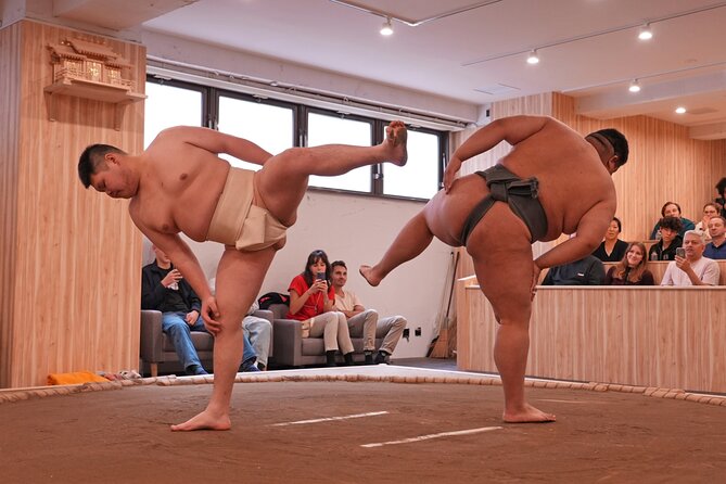 Tokyo Shinjuku Sumo Show & Experience with Photo - Taking your turn in the dohyō