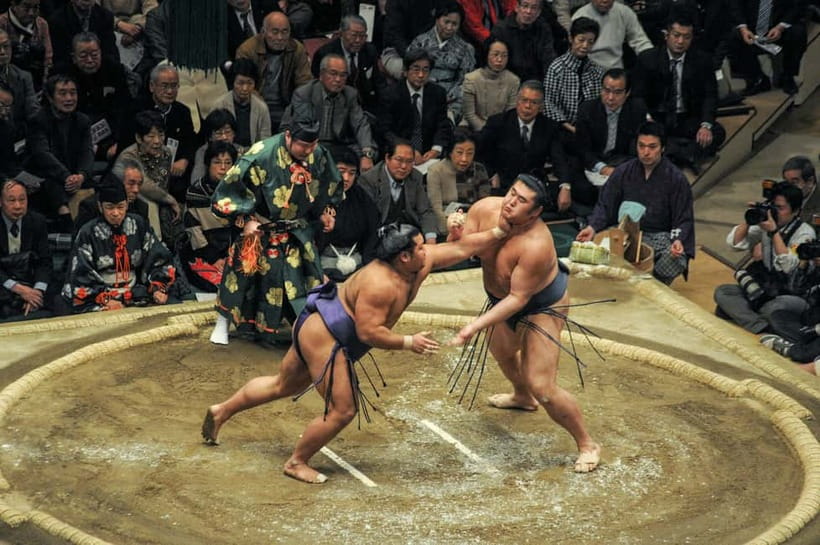 Tokyo: Sumo Tournament with Guide & Assigned Reserved Seat - Meeting near the sumo district