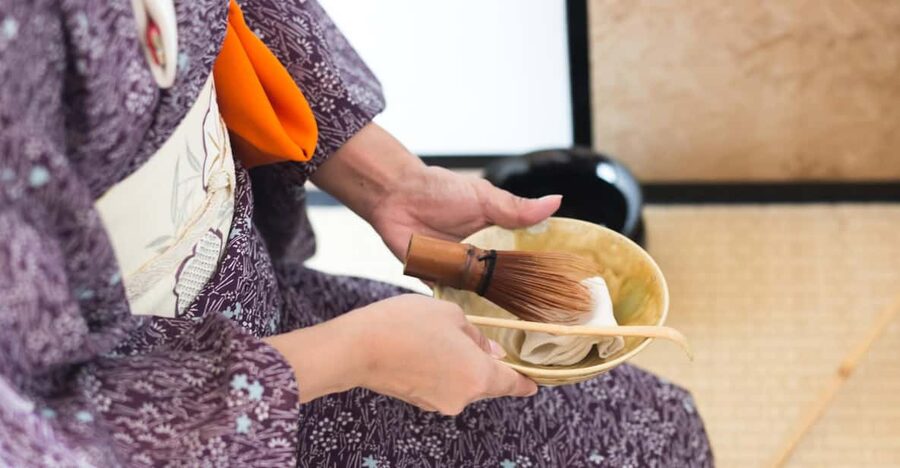 Tokyo: Tea Ceremony Experience in a small tea room - Preparing Your Own Matcha
