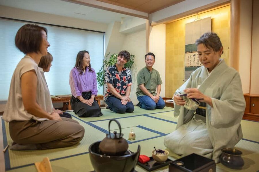 Tokyo: Tea Ceremony Experience in Asakusa - Arriving at Tokyo Tourist Lounge Asakusa