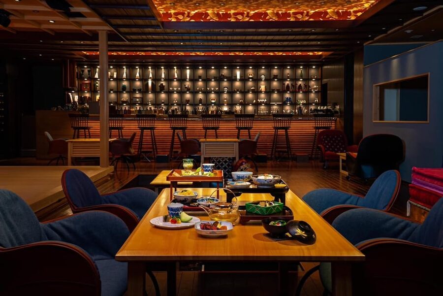 Tokyo: Traditional Japanese Performing Arts Show and Dinner - Service that favors patience over speed