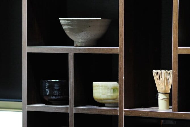 Tokyo Traditional Tea Ceremony with a Japanese Tea Master - Wakocha and cake begin the tasting