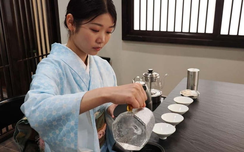 Tokyo: Traditional Tea Ceremony with a Tea Master - Making Matcha With Traditional Tools
