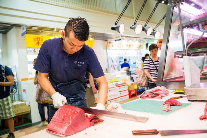 Tokyo Tsukiji Fish Market Food and Culture Walking Tour - The old market area and the food stops