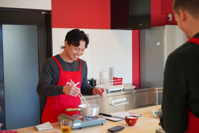 Tokyo Washoku 4-hour Cooking Class: From Market to Table - Guides who make the class personal