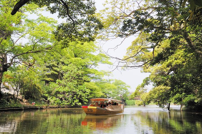 Tour around Matsue Horikawa - The Low Bridges and Roof-Lowering Moment